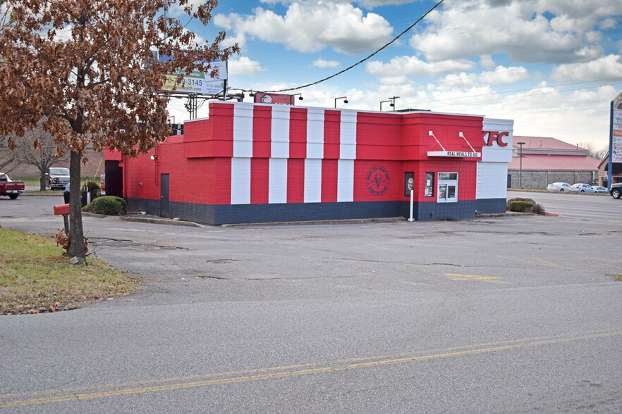 2800 Lone Oak Rd, Paducah, KY à louer - Photo du bâtiment - Image 2 de 9