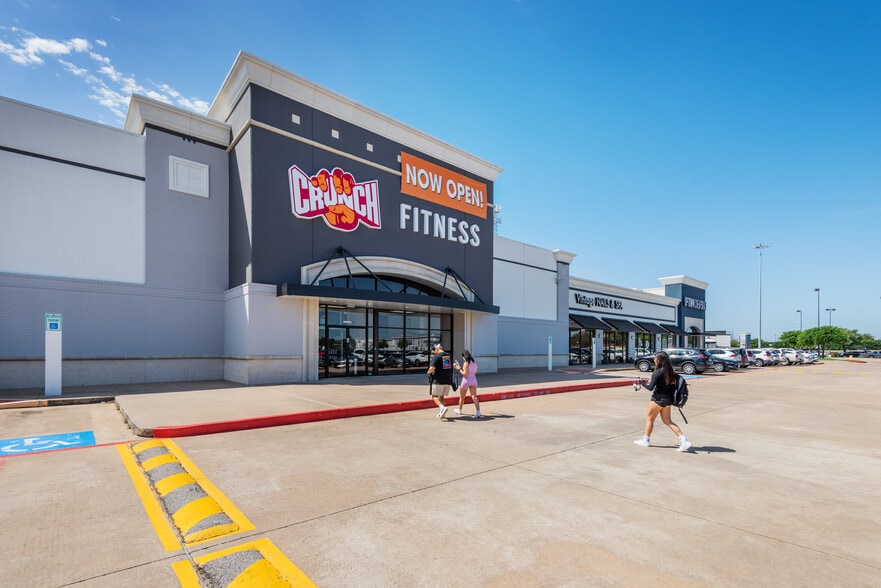 17445 Spring Cypress Rd, Cypress, TX for lease - Building Photo - Image 2 of 9