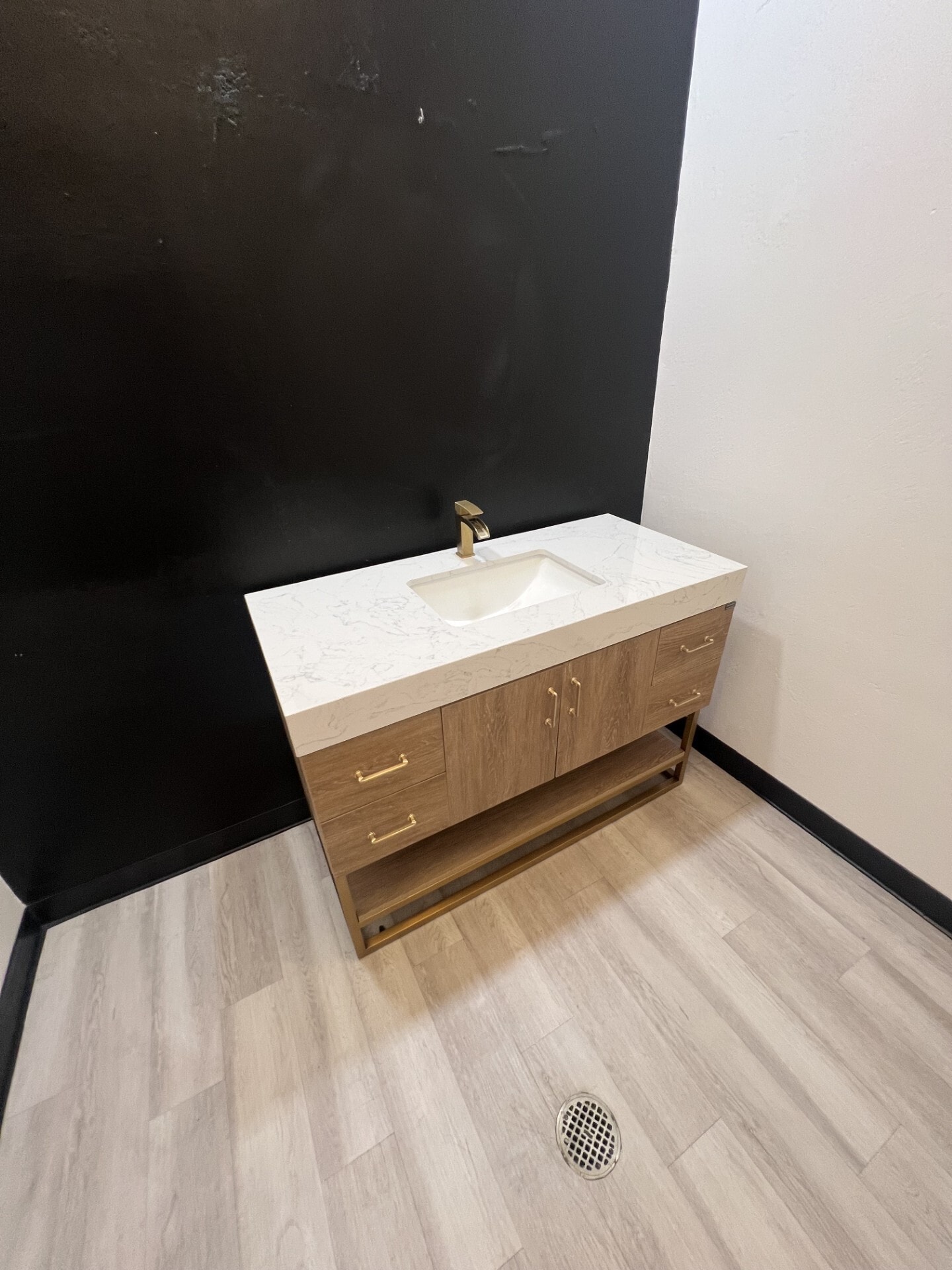 31546 Railroad Canyon Rd, Canyon Lake, CA à louer Photo du bâtiment- Image 1 de 8