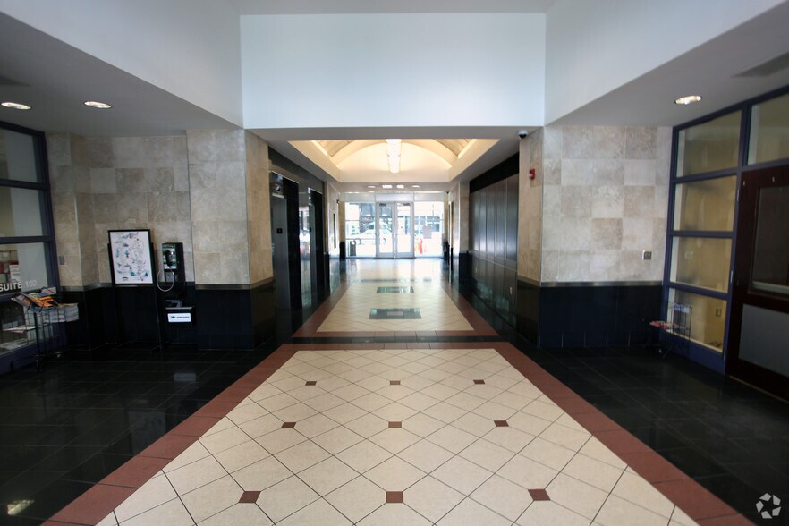 201 Hay St, Fayetteville, NC à louer - Hall d’entrée - Image 2 de 31
