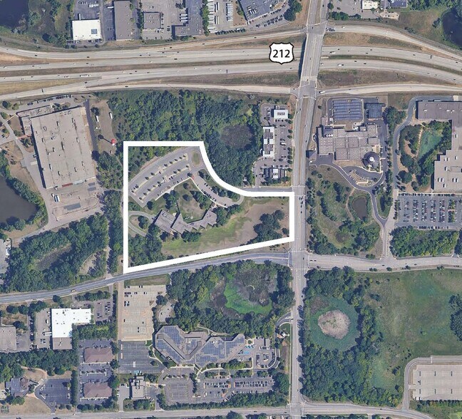 14615 Lone Oak Rd, Eden Prairie, MN à vendre - Photo du bâtiment - Image 2 de 3