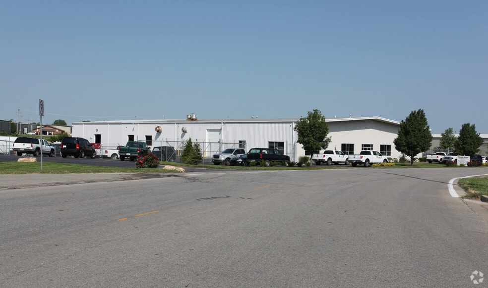 15670 S Keeler St, Olathe, KS for lease - Building Photo - Image 2 of 3
