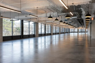 725 Ponce de Leon Ave NE, Atlanta, GA à louer Photo du bâtiment- Image 1 de 4