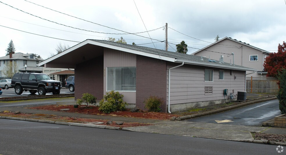 925 9th Ave SW, Albany, OR à louer - Photo du bâtiment - Image 2 de 2