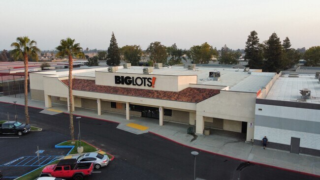 More details for 4751 White Ln, Bakersfield, CA - Retail for Sale