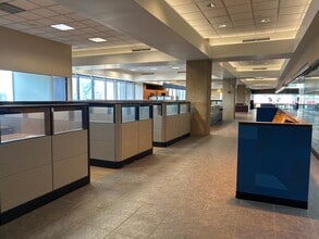 8001 Lincoln Ave, Skokie, IL for lease Building Photo- Image 2 of 9
