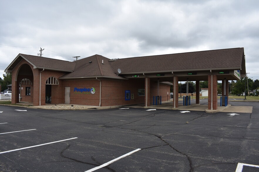 1066 Hebron Rd, Heath, OH for sale - Building Photo - Image 2 of 11