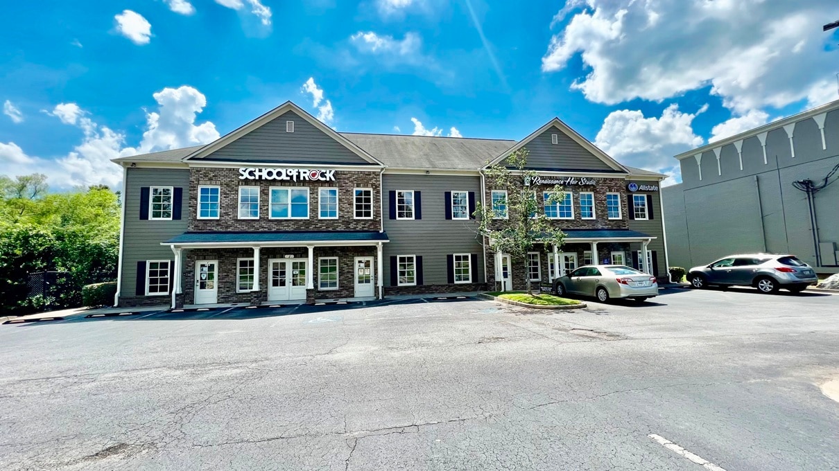 2469 E Piedmont Rd, Marietta, GA for lease Primary Photo- Image 1 of 10