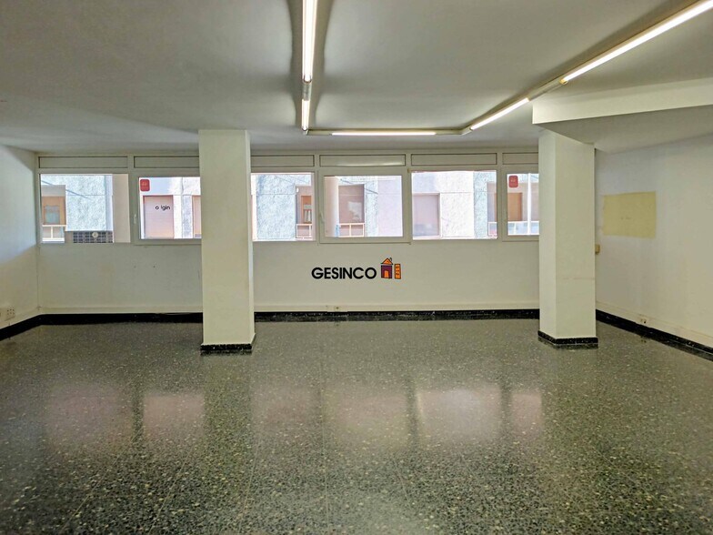 Retail in Ontinyent for lease - Building Photo - Image 1 of 5