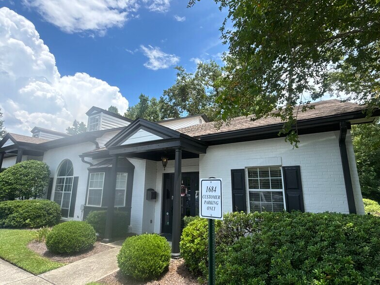 1680-1684 Metropolitan Cir, Tallahassee, FL à louer - Photo intérieure - Image 3 de 24