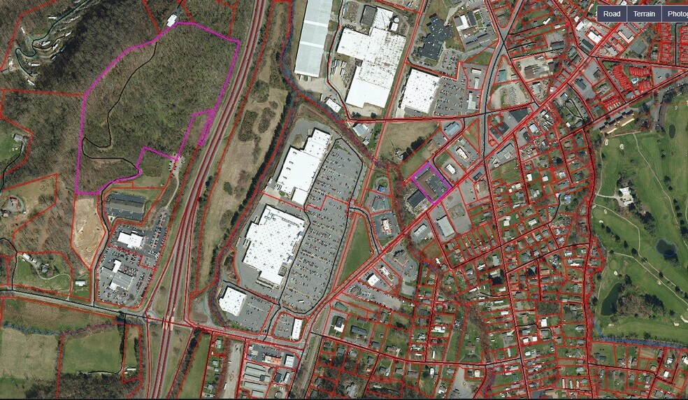 Shiloh Trl, Waynesville, NC à vendre - Photo du bâtiment - Image 2 de 5