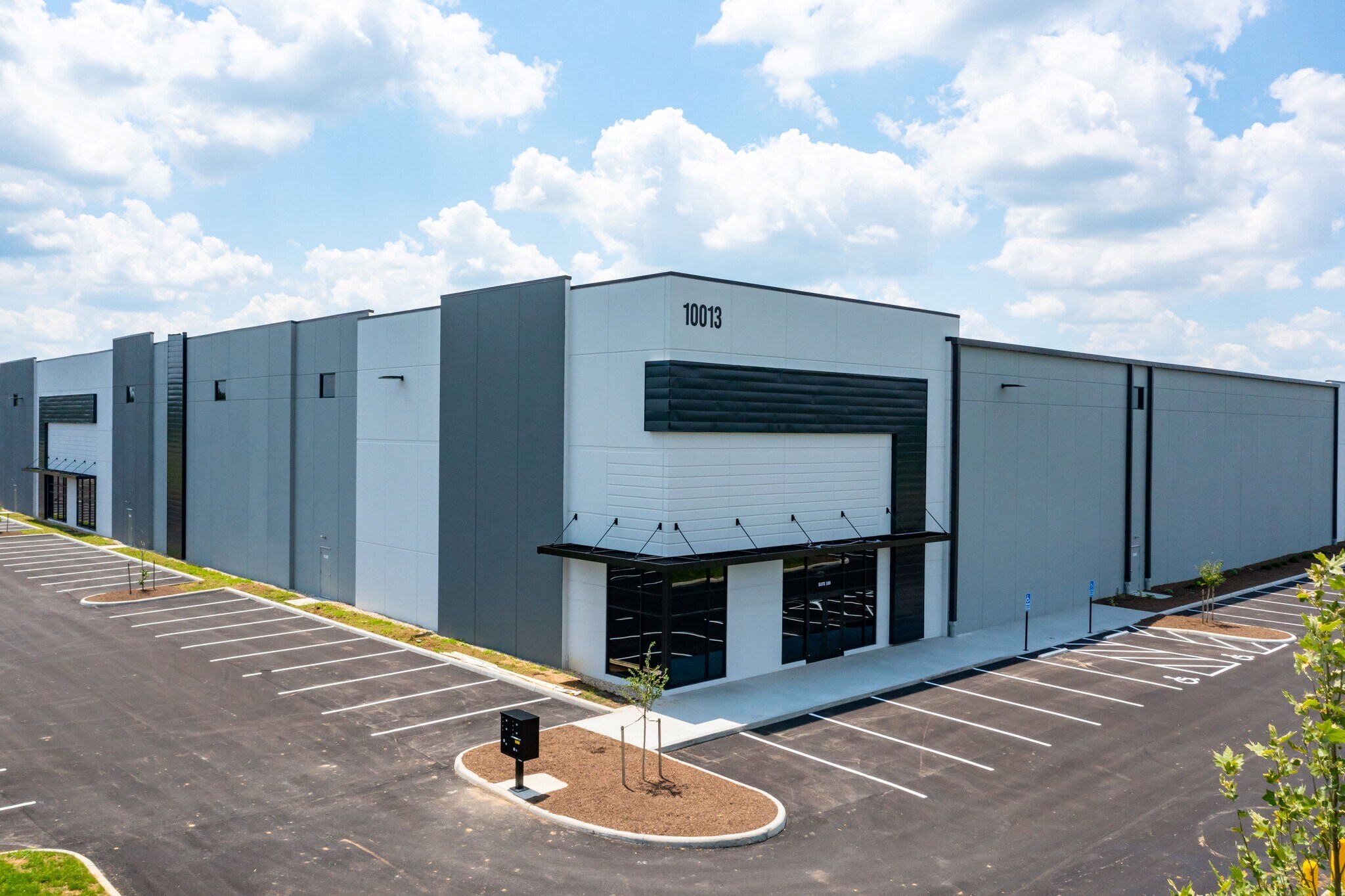 10013 Busey Rd, Canal Winchester, OH à louer Photo du bâtiment- Image 1 de 11