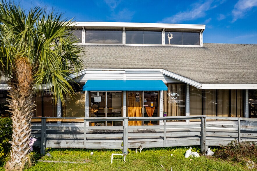 541 N Palmetto Ave, Sanford, FL à louer - Photo du bâtiment - Image 3 de 7