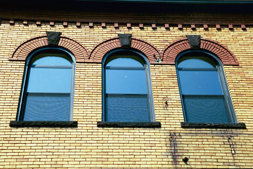 25 Hastings Ave, Oakdale, PA à louer - Photo du bâtiment - Image 3 de 12