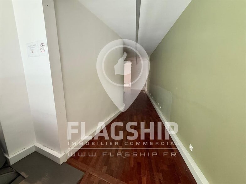 Retail in Paris for lease - Building Photo - Image 3 of 9