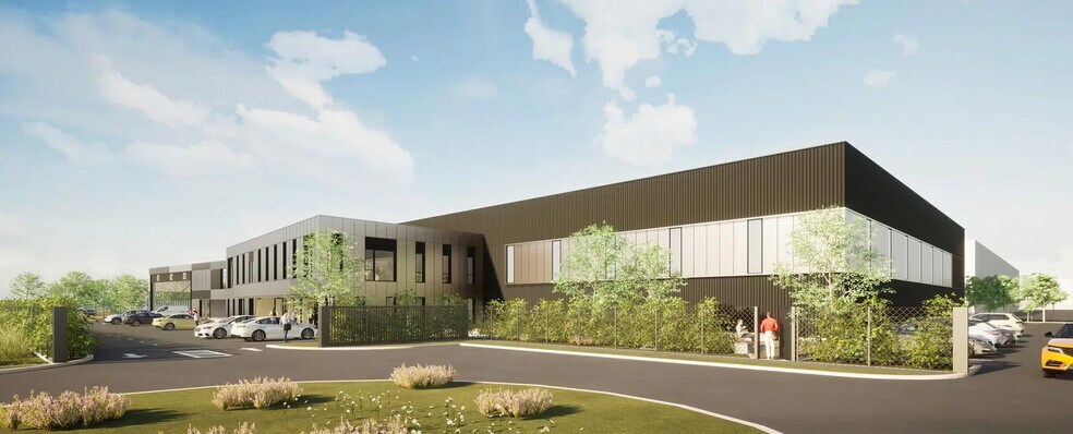 Industrial in Lieusaint for lease - Building Photo - Image 1 of 3