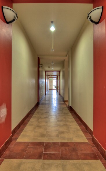 1343 E Gladstone St, Glendora, CA à louer - Photo intérieure - Image 3 de 6