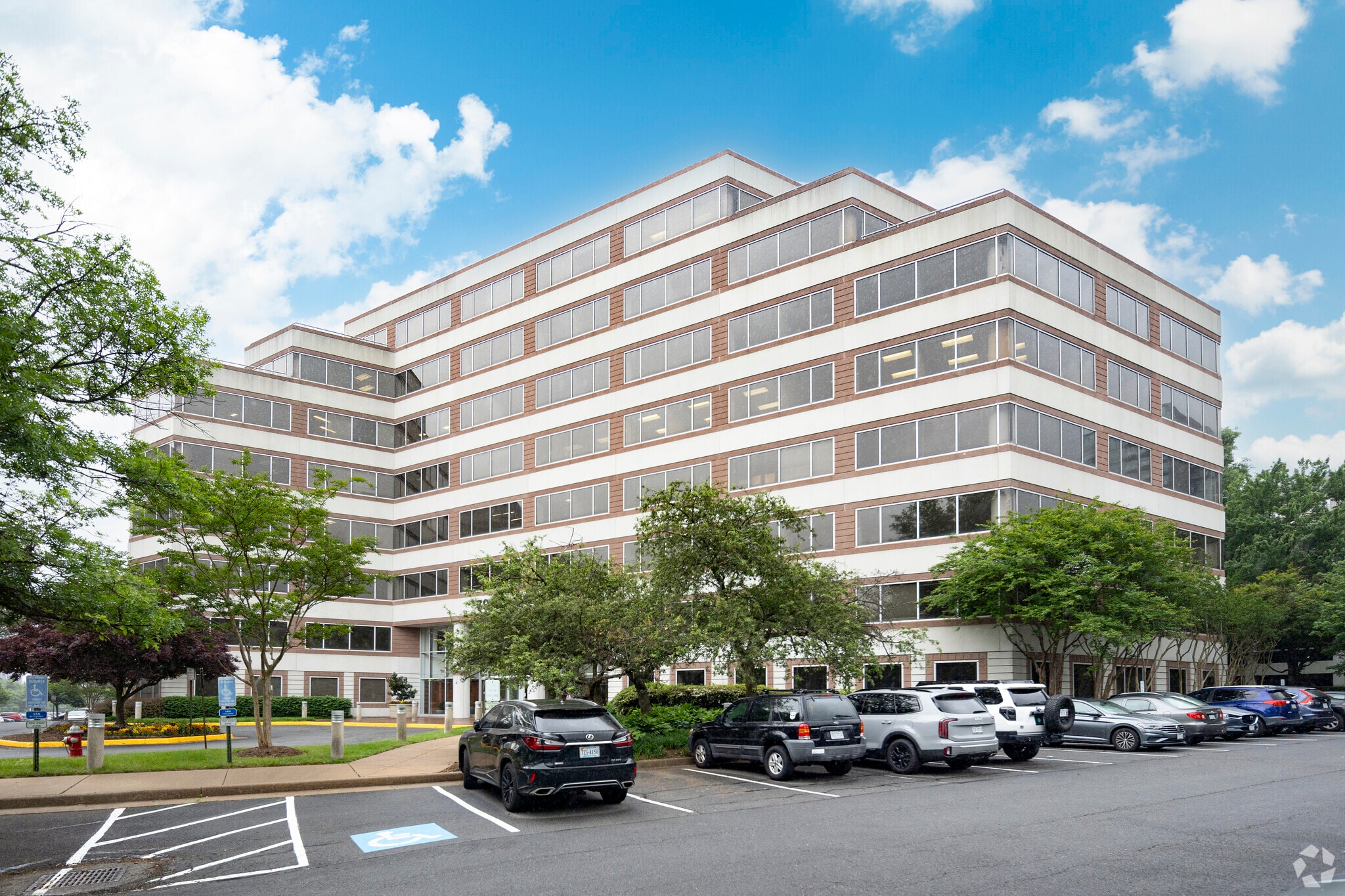 7918 Jones Branch Dr, McLean, VA for lease Building Photo- Image 1 of 6