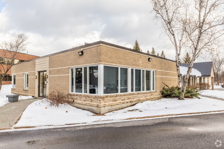 15 Auriga Dr, Ottawa, ON for lease - Building Photo - Image 1 of 3
