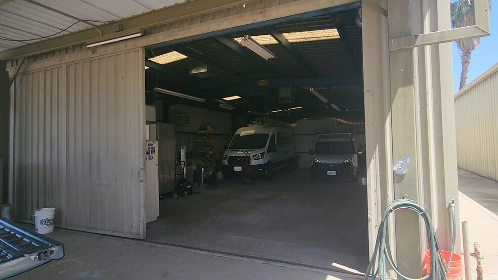1125 Sumner St, Bakersfield, CA à vendre - Vidéo sur l’inscription commerciale - Image 2 de 11