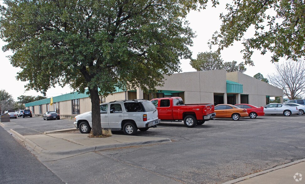 850 Tower Dr, Odessa, TX à louer - Photo du bâtiment - Image 3 de 5