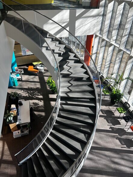 2006 Wade Hampton Blvd, Greenville, SC for lease - Building Photo - Image 2 of 10