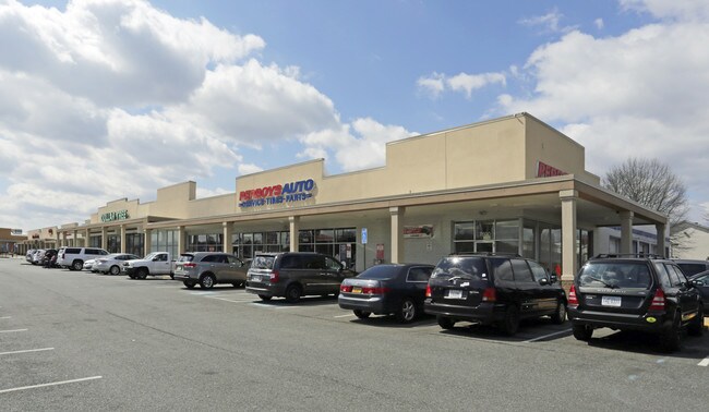 Plus de détails pour 7800-7844 Richmond Hwy, Alexandria, VA - Commerce de détail à louer