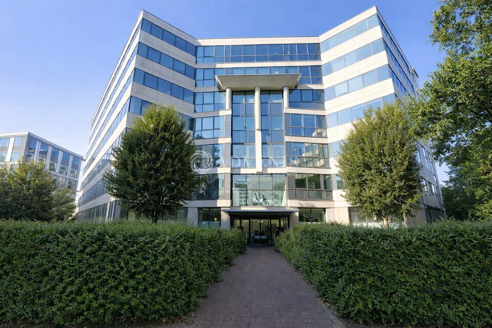 12 Rue Rouget De Lisle, Issy-les-Moulineaux à louer Photo du bâtiment- Image 1 de 11