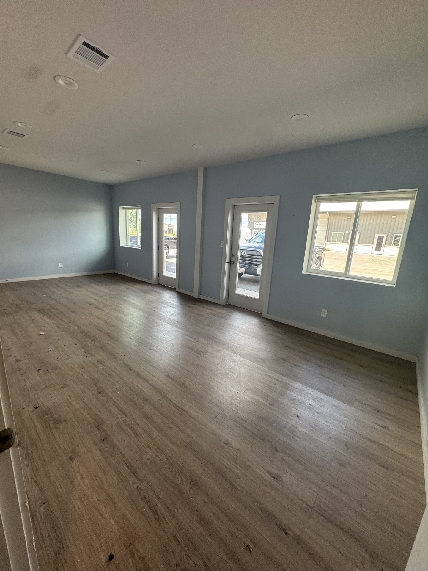 320 N Ridge Rd, Marble Falls, TX for lease Interior Photo- Image 1 of 11