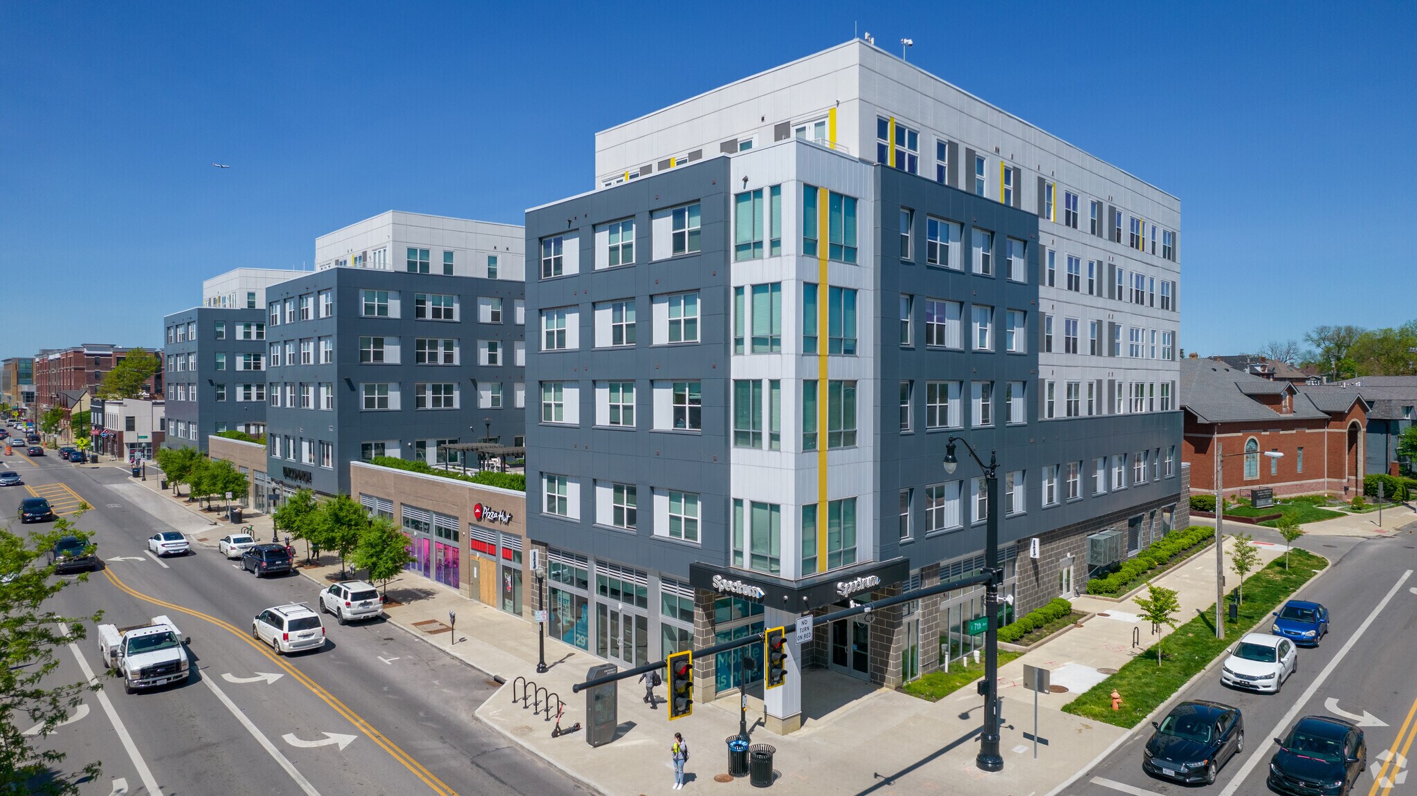 1400 N High St, Columbus, OH à louer Photo principale- Image 1 de 60