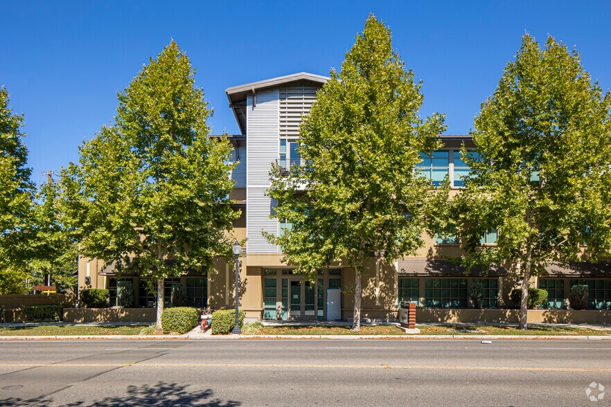 150 W Evelyn Ave, Mountain View, CA à louer - Photo du bâtiment - Image 3 de 14