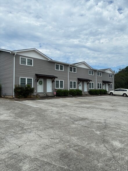 711 E Howell St, Hartwell, GA for sale - Primary Photo - Image 1 of 11