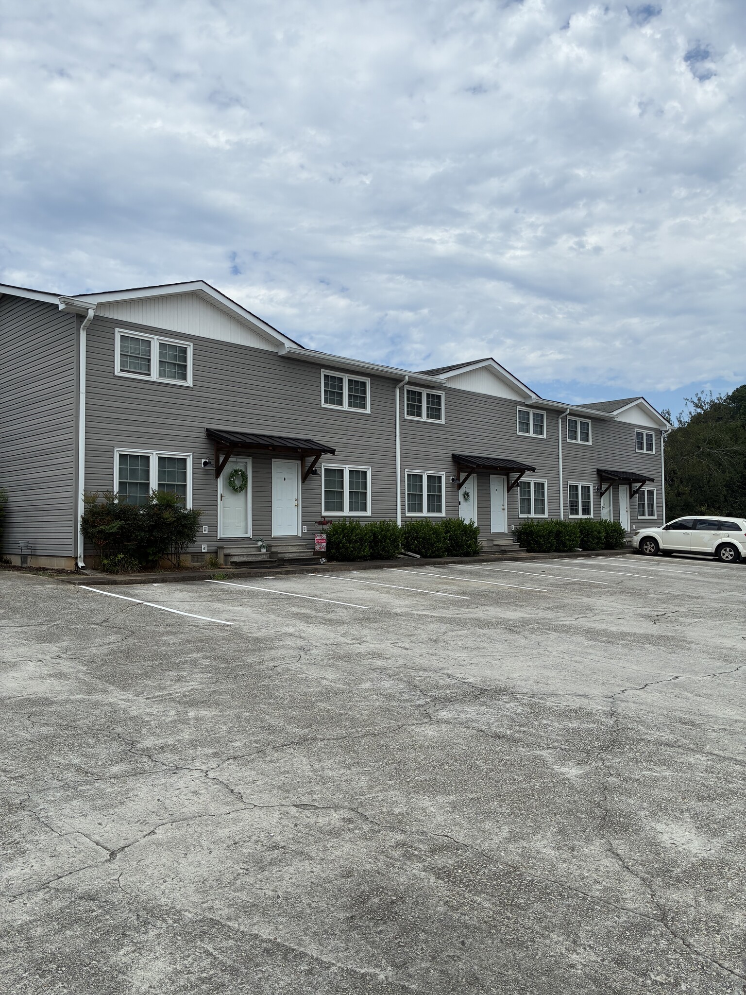 711 E Howell St, Hartwell, GA for sale Primary Photo- Image 1 of 12