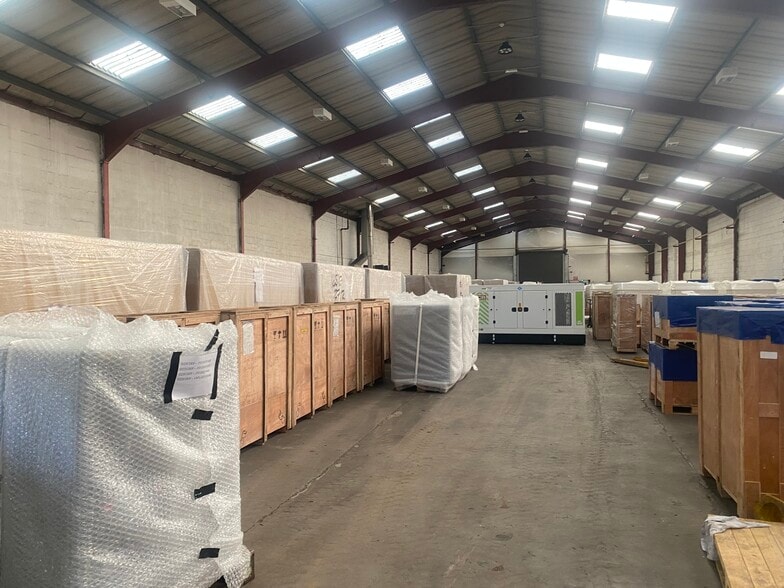 Hixon Airfield, Hixon for lease - Interior Photo - Image 3 of 4