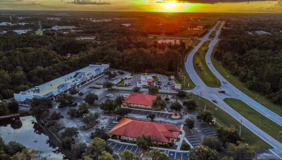 7747 Mitchell Blvd, Trinity, FL à vendre - Photo du bâtiment - Image 3 de 16