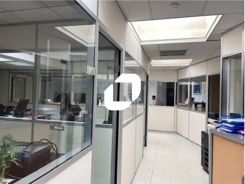 1 Rue Royale, Saint-Cloud for sale - Interior Photo - Image 1 of 8