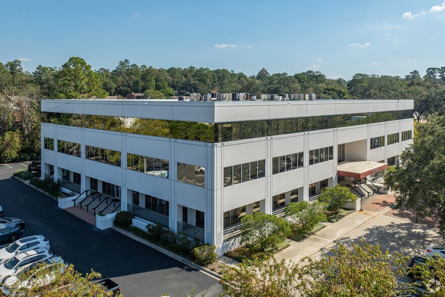 Woodcrest Office Park portefeuille de 3 propriétés à vendre sur LoopNet.ca - Photo du bâtiment - Image 2 de 63