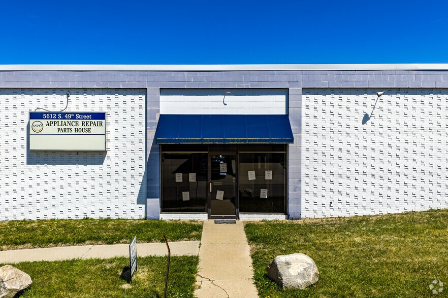 5612 S 49th St, Lincoln, NE à vendre - Photo du bâtiment - Image 3 de 9