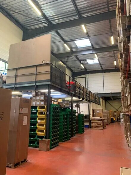 Industrial in Neuilly-sur-Marne for lease - Interior Photo - Image 3 of 6