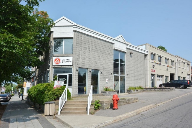 More details for 37 Rue Sainte-Anne, Ste-Anne-de-Bellevue, QC - Retail for Sale