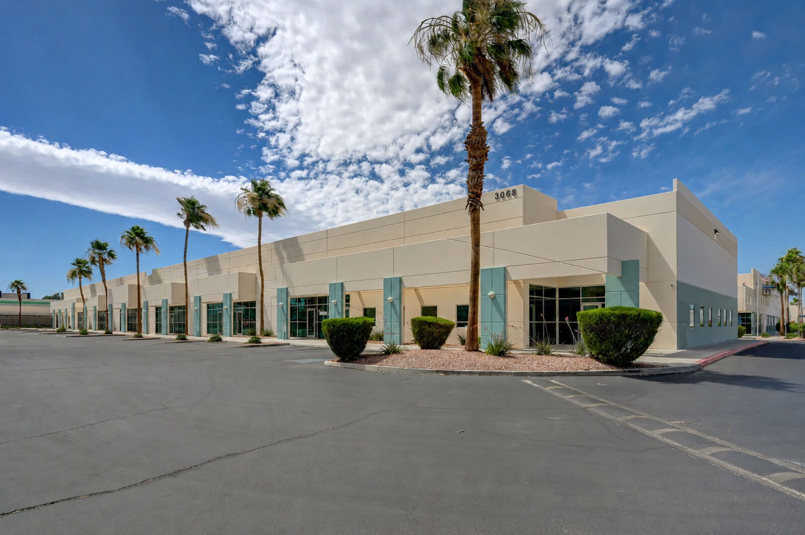 3068 E Sunset Rd, Las Vegas, NV à vendre Photo du bâtiment- Image 1 de 35