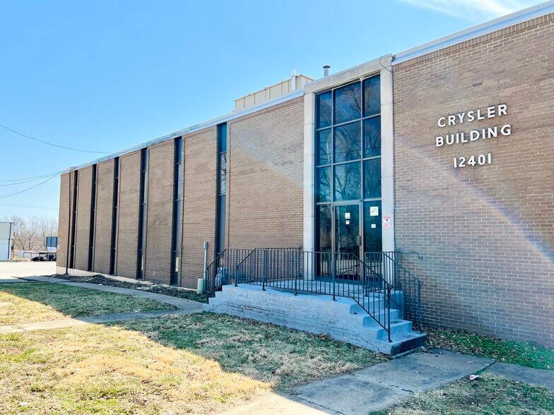 12401 E 43rd St, Independence, MO à louer - Photo du bâtiment - Image 2 de 24