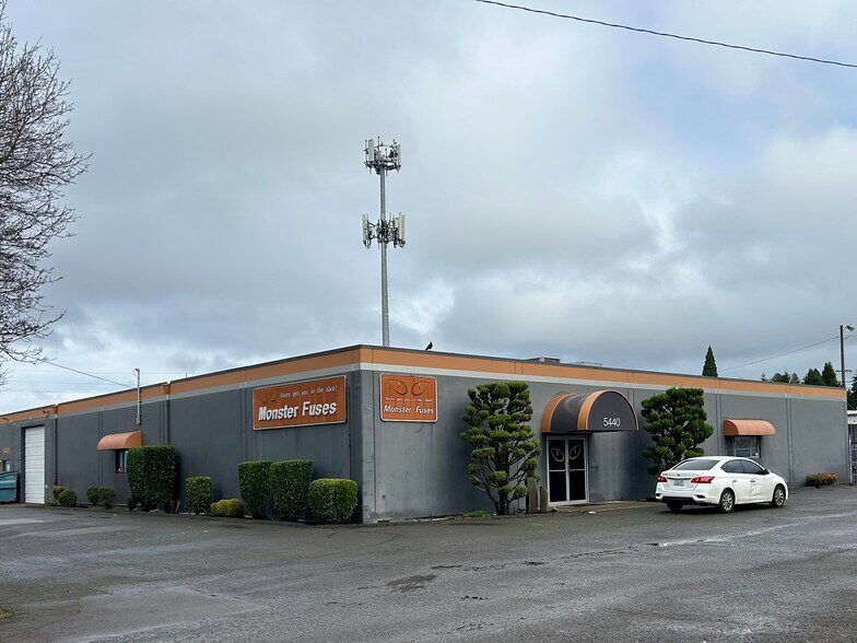 5440 SE 26th Ave, Portland, OR for lease - Building Photo - Image 1 of 8