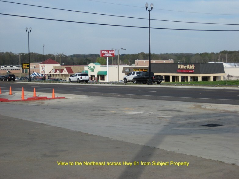 260 Sgt Prentiss Dr, Natchez, MS à vendre - Photo du bâtiment - Image 2 de 7