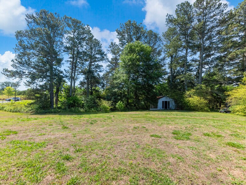 5797-5799 Thompson Mill Rd, Hoschton, GA for sale - Building Photo - Image 2 of 41