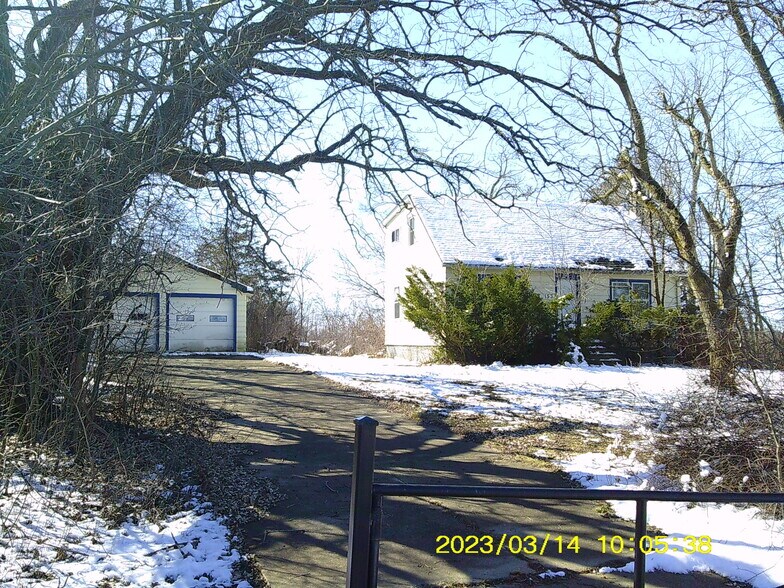 135 Acre Ct, Round Lake Beach, IL à vendre - Photo du bâtiment - Image 2 de 2