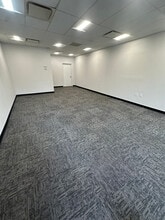 160-184 Express Dr S, Brentwood, NY à louer Photo intérieure- Image 2 de 4