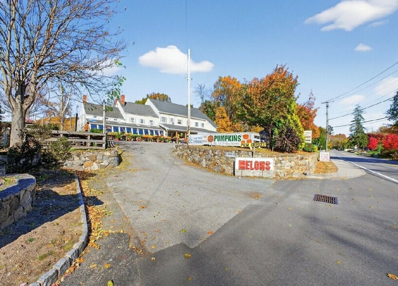 1062 Oregon Rd, Cortlandt Manor, NY for sale - Building Photo - Image 2 of 3