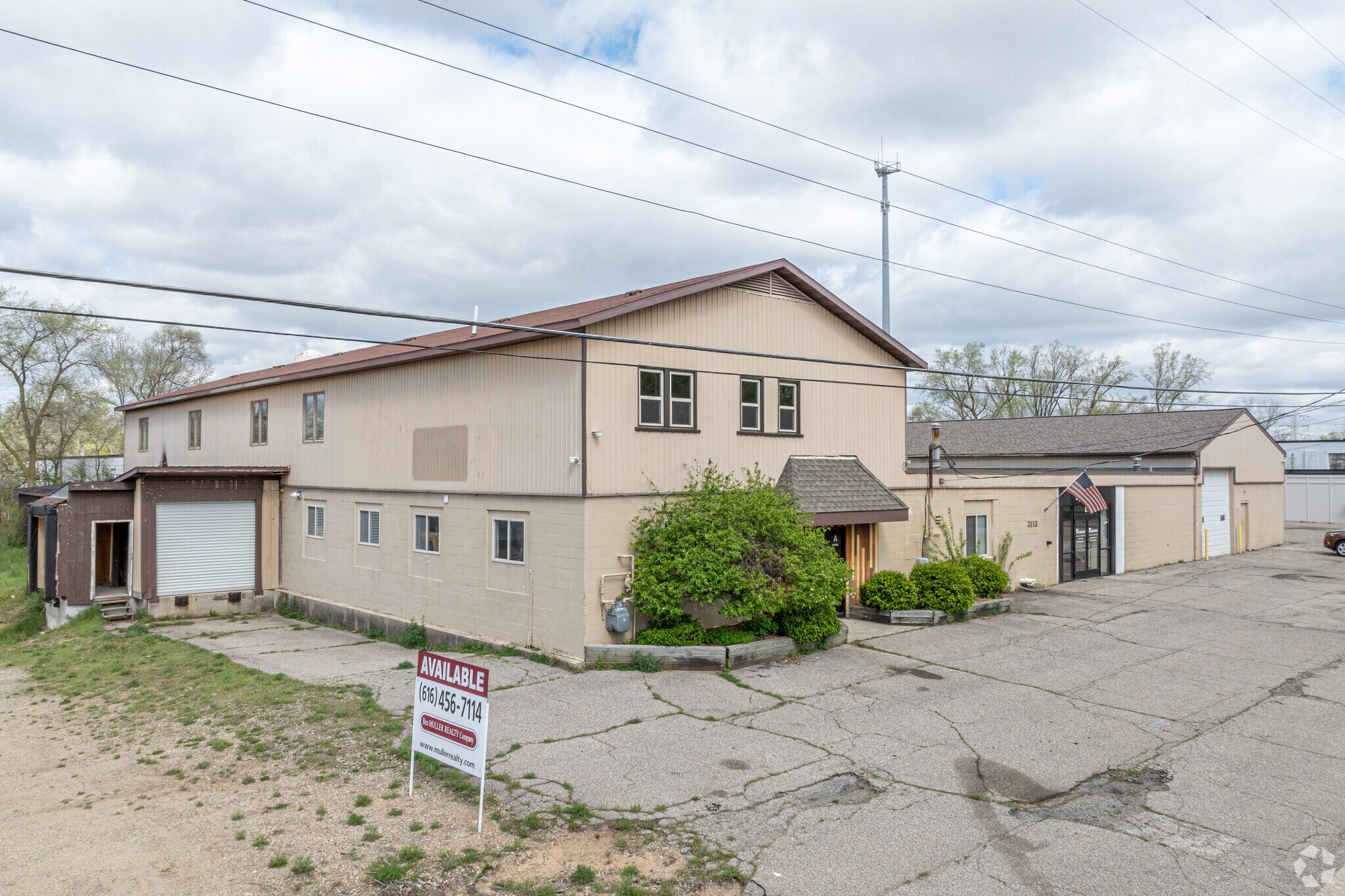 3113 Hillcroft Ave SW, Grand Rapids, MI for lease Building Photo- Image 1 of 8