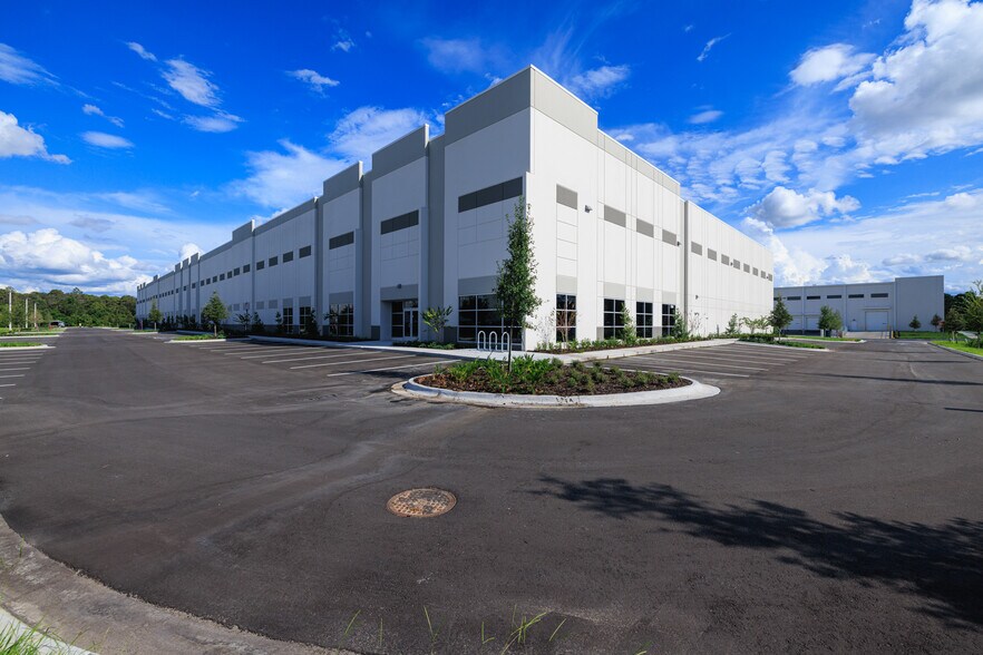 Landstar Blvd, Orlando, FL à louer - Photo du bâtiment - Image 3 de 10